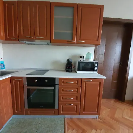 Danny Apartment Burgas City